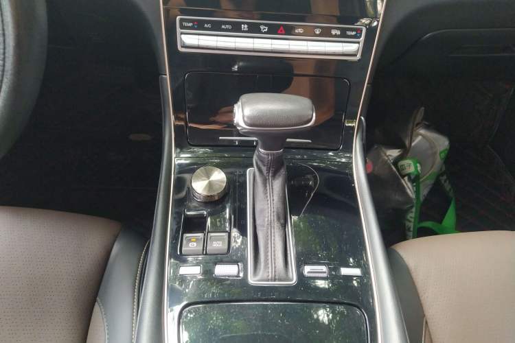Used GAC Trumpchi GS5 2019 270T Automatic Luxury Edition Gear Lever
