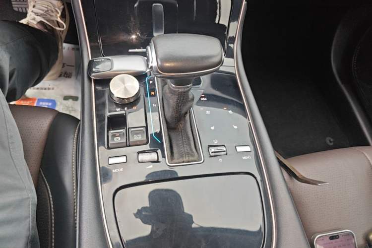 Used GAC Trumpchi GS5 2019 270T Automatic Luxury Edition Gear Lever