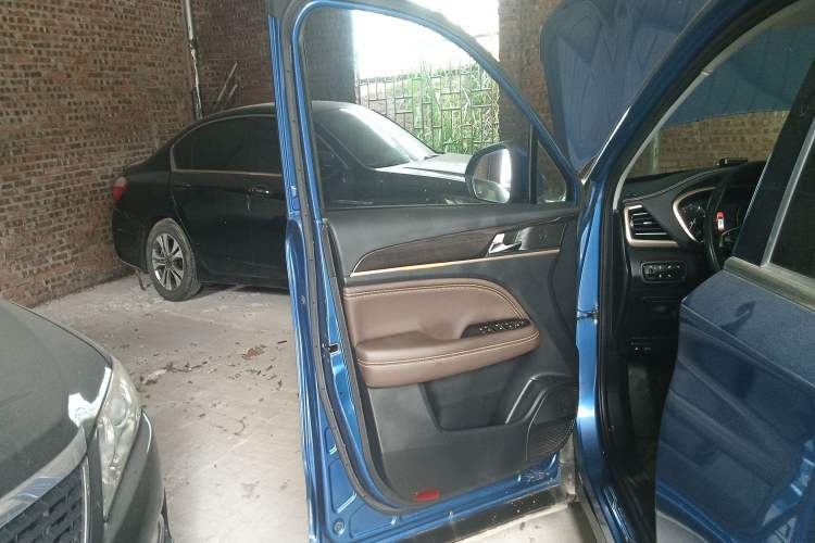 Used GAC Trumpchi GS5 2019 270T Automatic Luxury Edition Interior 7