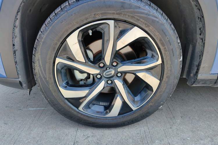 Used GAC Trumpchi GS5 2019 270T Automatic Luxury Edition Left Front Wheel Hub