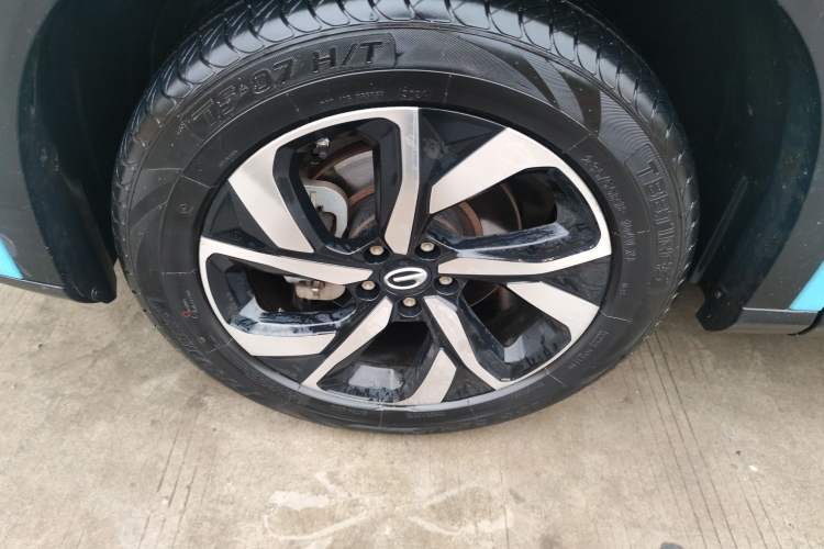 Used GAC Trumpchi GS5 2019 270T Automatic Luxury Edition Left Front Wheel Hub