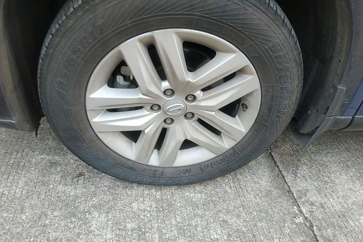 Used GAC Trumpchi GS5 2019 270T Automatic Elite Edition Left Front Wheel Hub