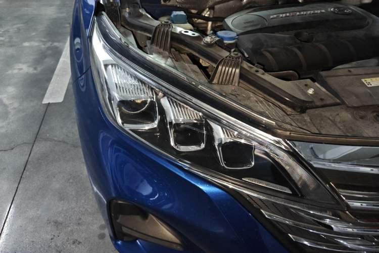 Used GAC Trumpchi GS5 2019 270T Automatic Luxury Edition Right Front Headlight