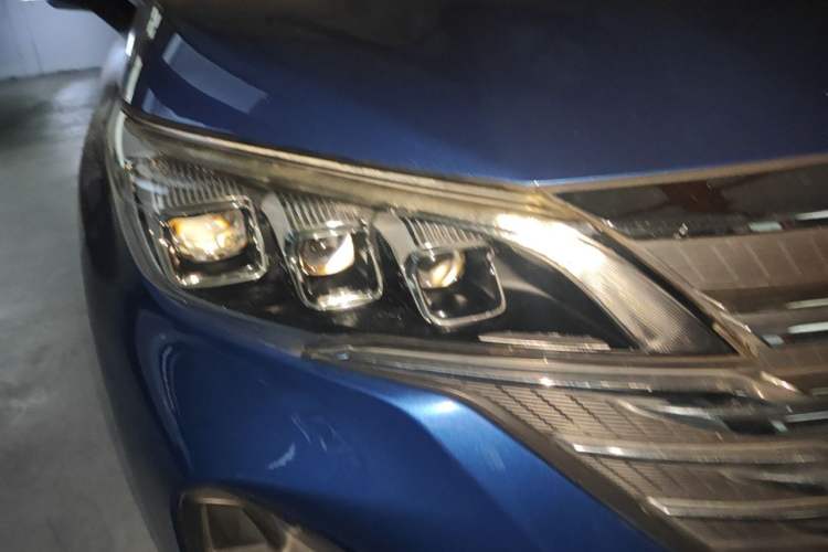Used GAC Trumpchi GS5 2019 270T Automatic Luxury Edition Right Front Headlight