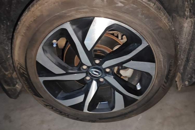 Used GAC Trumpchi GS5 2019 270T Automatic Luxury Edition Right Front Wheel Hub