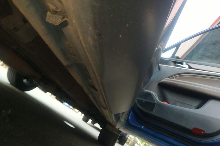 Used GAC Trumpchi GS5 2019 270T Automatic Elite Edition Right Side Sill