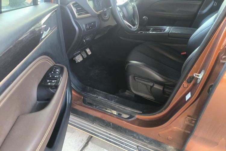 Used GAC Trumpchi GS5 2019 235T Manual Comfort Edition Interior 3