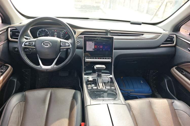 Used GAC Trumpchi GS5 2019 270T Automatic Luxury Edition Center Console