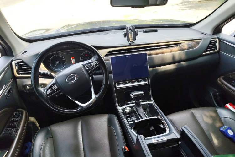 Used GAC Trumpchi GS5 2019 270T Automatic Luxury Edition Center Console