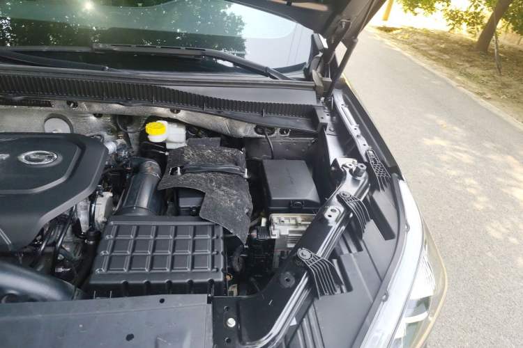 Used GAC Trumpchi GS5 2019 270T Automatic Luxury Edition Engine Bay Left