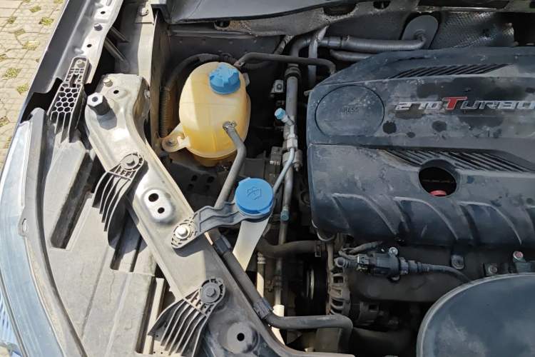 Used GAC Trumpchi GS5 2019 270T Automatic Luxury Edition Engine Bay Right