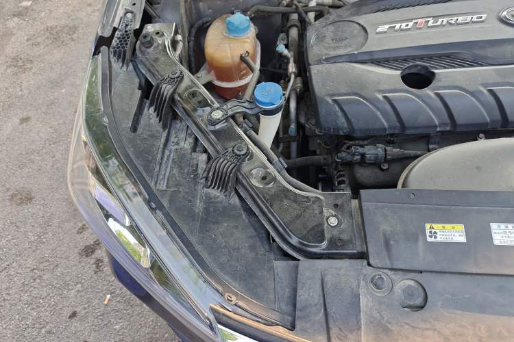 Used GAC Trumpchi GS5 2019 270T Automatic Elite Edition Engine Bay Right