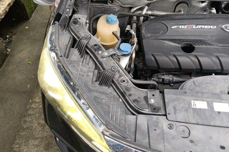 Used GAC Trumpchi GS5 2019 270T Automatic Luxury Edition Engine Bay Right