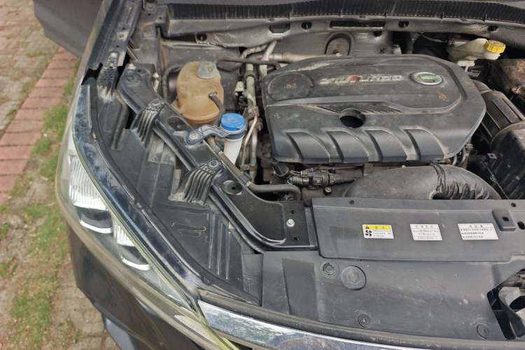 Used GAC Trumpchi GS5 2019 270T Automatic Luxury Edition Engine Bay Right