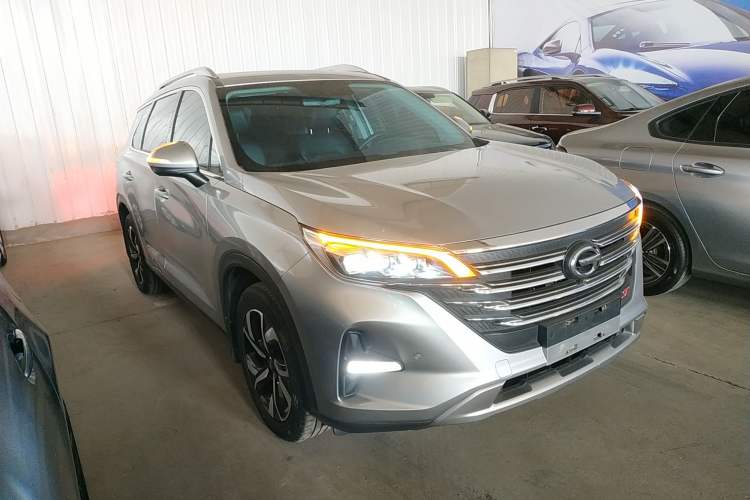 Used GAC Trumpchi GS5 2019 235T Automatic Luxury Edition Front Right 45 Deg