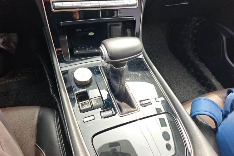 Used GAC Trumpchi GS5 2019 270T Automatic Luxury Edition Gear Lever