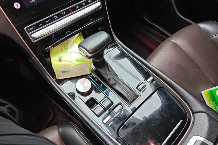 Used GAC Trumpchi GS5 2019 270T Automatic Luxury Edition Gear Lever