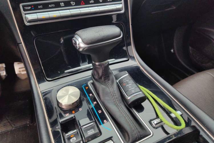 Used GAC Trumpchi GS5 2019 270T Automatic Luxury Edition Gear Lever