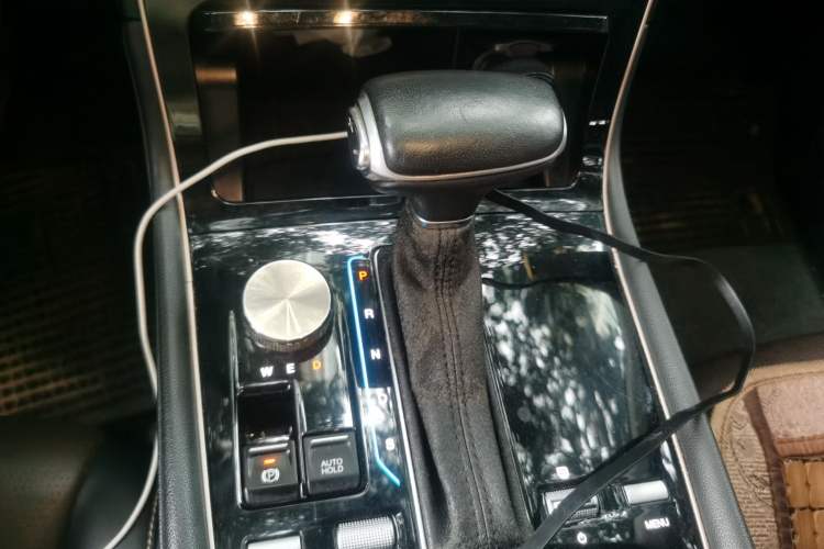 Used GAC Trumpchi GS5 2019 270T Automatic Luxury Edition Gear Lever