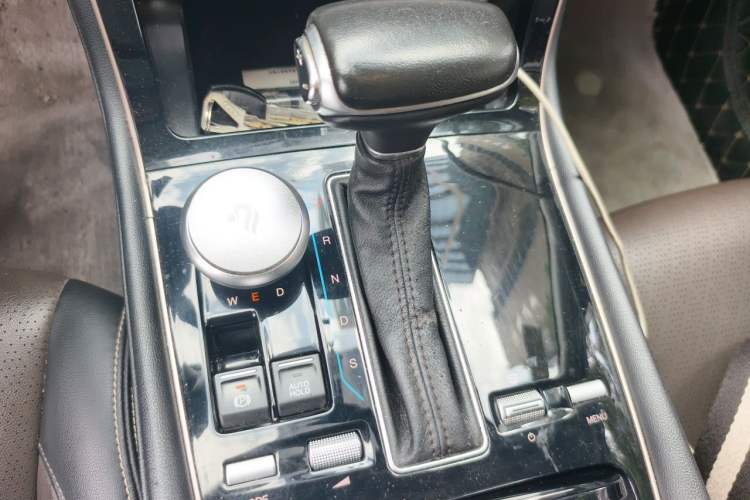 Used GAC Trumpchi GS5 2019 270T Automatic Elite Edition Gear Lever