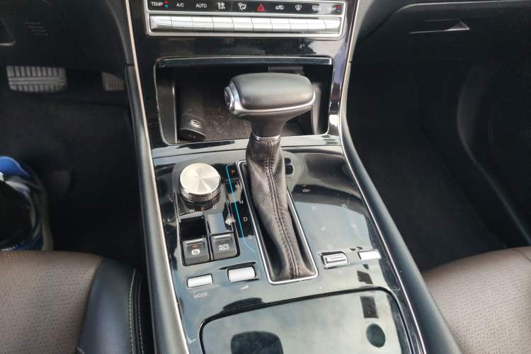 Used GAC Trumpchi GS5 2019 270T Automatic Luxury Edition Gear Lever