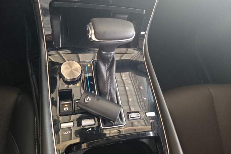 Used GAC Trumpchi GS5 2019 270T Automatic Luxury Edition Gear Lever