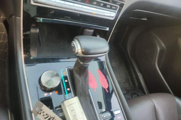 Used GAC Trumpchi GS5 2019 270T Automatic Luxury Edition Gear Lever