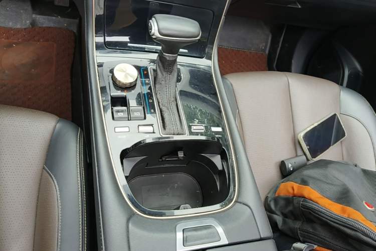 Used GAC Trumpchi GS5 2019 270T Automatic Luxury Edition Gear Lever