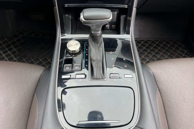 Used GAC Trumpchi GS5 2019 270T Automatic Luxury Edition Gear Lever
