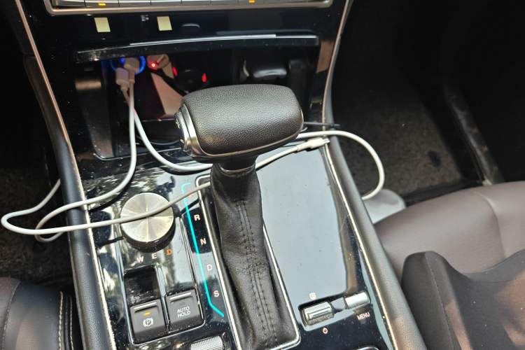Used GAC Trumpchi GS5 2019 270T Automatic Luxury Edition Gear Lever