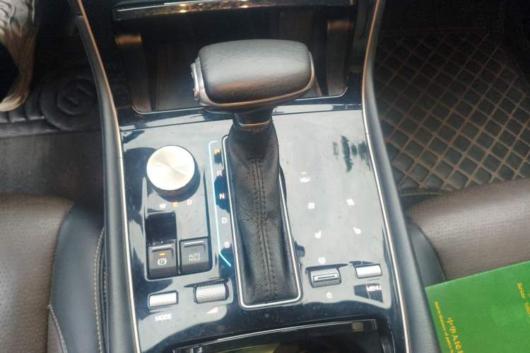 Used GAC Trumpchi GS5 2019 270T Automatic Luxury Edition Gear Lever