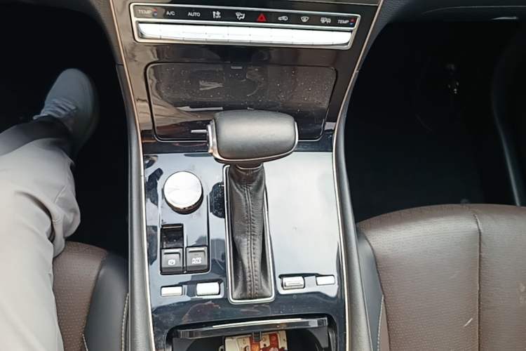 Used GAC Trumpchi GS5 2019 270T Automatic Luxury Edition Gear Lever