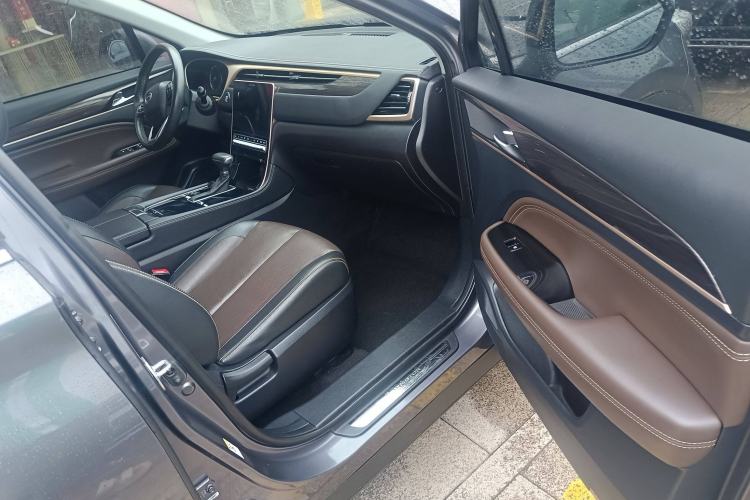 Used GAC Trumpchi GS5 2019 235T Automatic Luxury Edition Interior 5