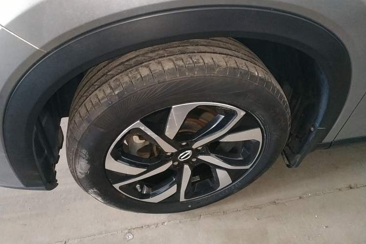 Used GAC Trumpchi GS5 2019 235T Automatic Luxury Edition Left Front Wheel Hub