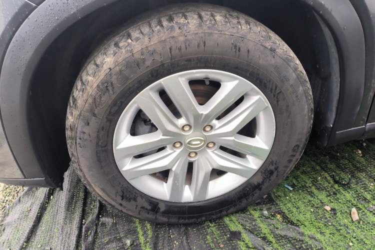Used GAC Trumpchi GS5 2019 235T Automatic Elite Edition Left Front Wheel Hub