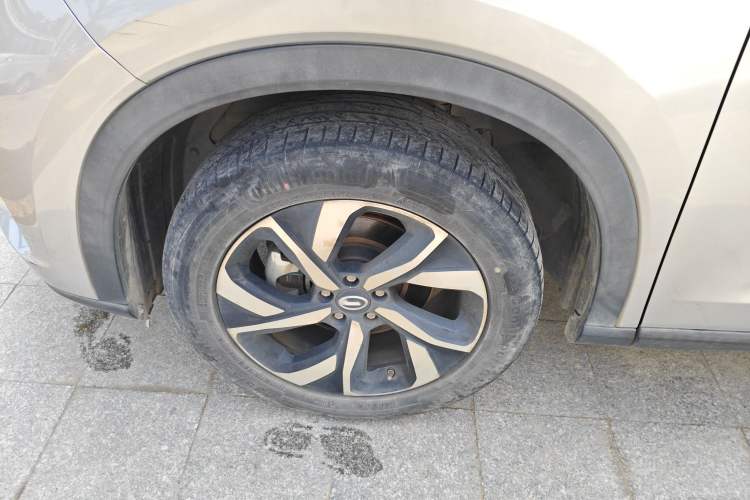 Used GAC Trumpchi GS5 2019 270T Automatic Luxury Edition Left Front Wheel Hub