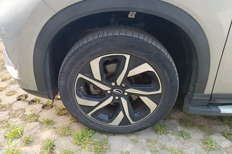 Used GAC Trumpchi GS5 2019 270T Automatic Luxury Edition Left Front Wheel Hub
