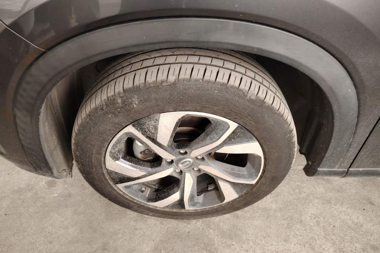 Used GAC Trumpchi GS5 2019 270T Automatic Luxury Edition Left Front Wheel Hub