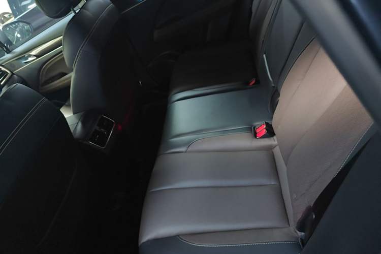 Used GAC Trumpchi GS5 2019 270T Automatic Prestige Edition Left Rear Seat