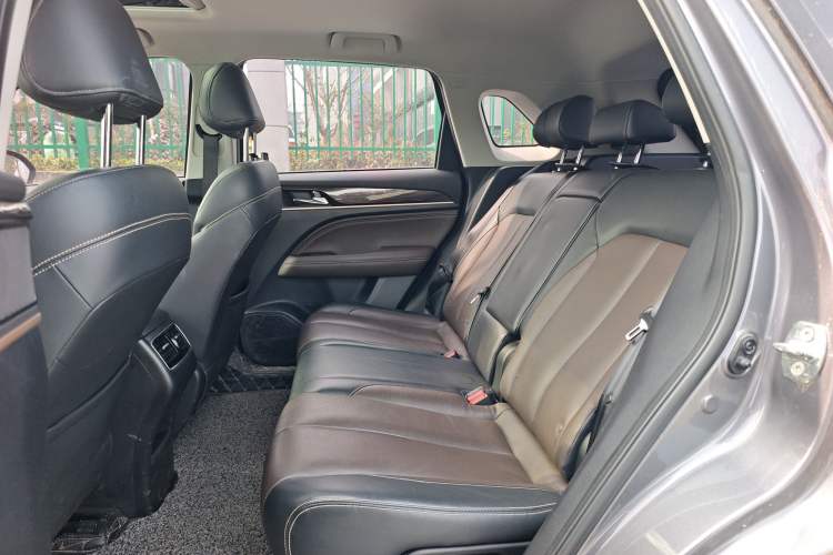 Used GAC Trumpchi GS5 2019 270T Automatic Luxury Edition Left Rear Seat