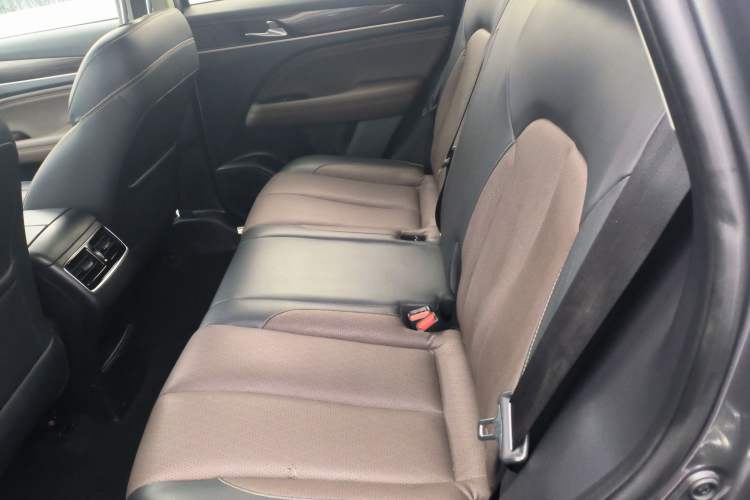 Used GAC Trumpchi GS5 2019 235T Automatic Elite Edition Left Rear Seat