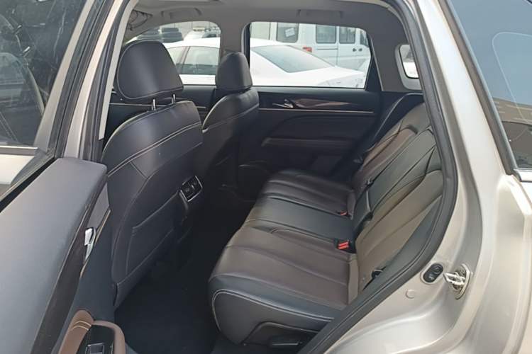 Used GAC Trumpchi GS5 2019 270T Automatic Luxury Edition Left Rear Seat