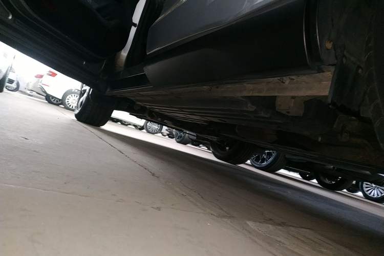 Used GAC Trumpchi GS5 2019 235T Automatic Luxury Edition Left Side Sill
