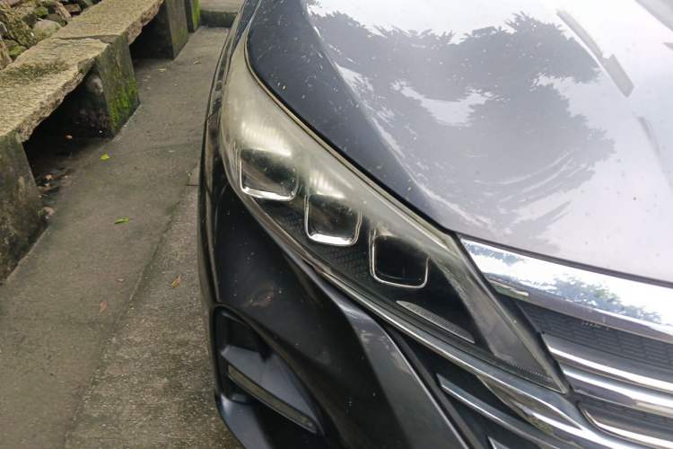 Used GAC Trumpchi GS5 2019 270T Automatic Luxury Edition Right Front Headlight