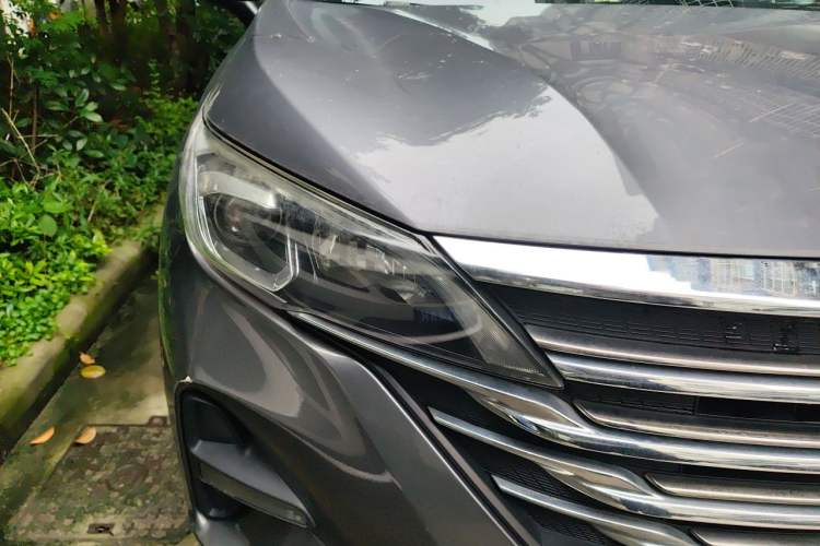 Used GAC Trumpchi GS5 2019 270T Automatic Elite Edition Right Front Headlight