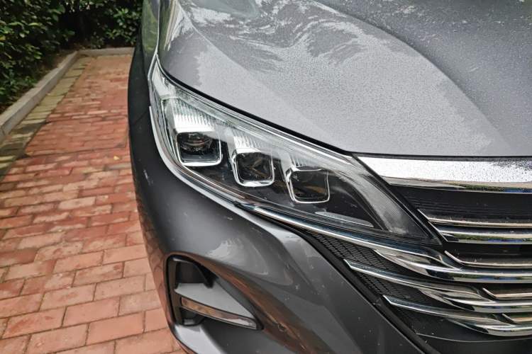 Used GAC Trumpchi GS5 2019 270T Automatic Luxury Edition Right Front Headlight