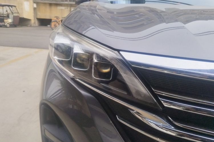 Used GAC Trumpchi GS5 2019 270T Automatic Luxury Edition Right Front Headlight