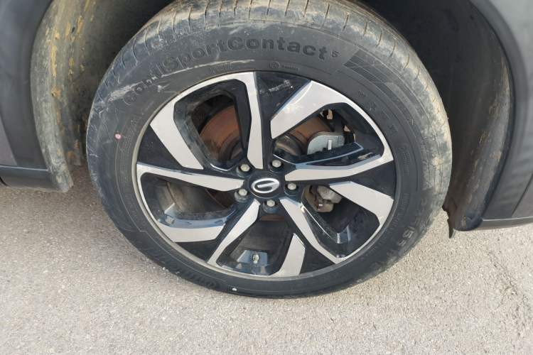 Used GAC Trumpchi GS5 2019 270T Automatic Luxury Edition Right Front Wheel Hub