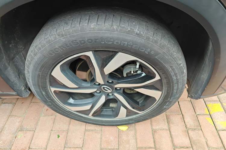 Used GAC Trumpchi GS5 2019 270T Automatic Luxury Edition Right Front Wheel Hub