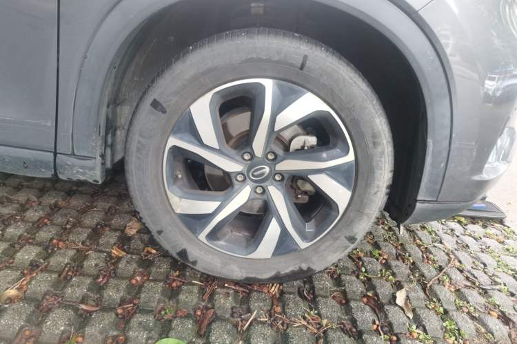 Used GAC Trumpchi GS5 2019 270T Automatic Luxury Edition Right Front Wheel Hub